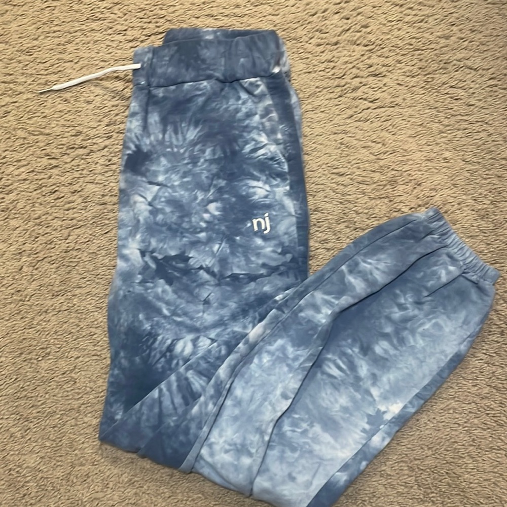 3/$40 High waisted. Tie dye jogger sweats medium